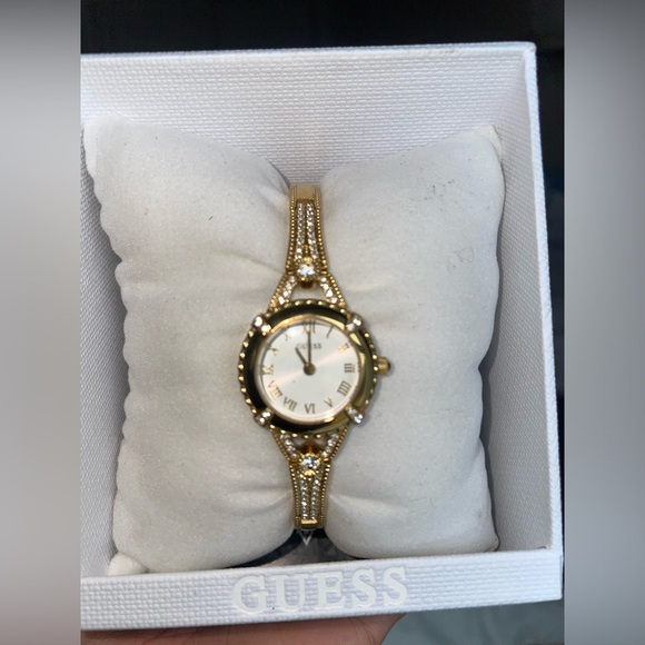 Guess gold watch - Picture 2 of 5